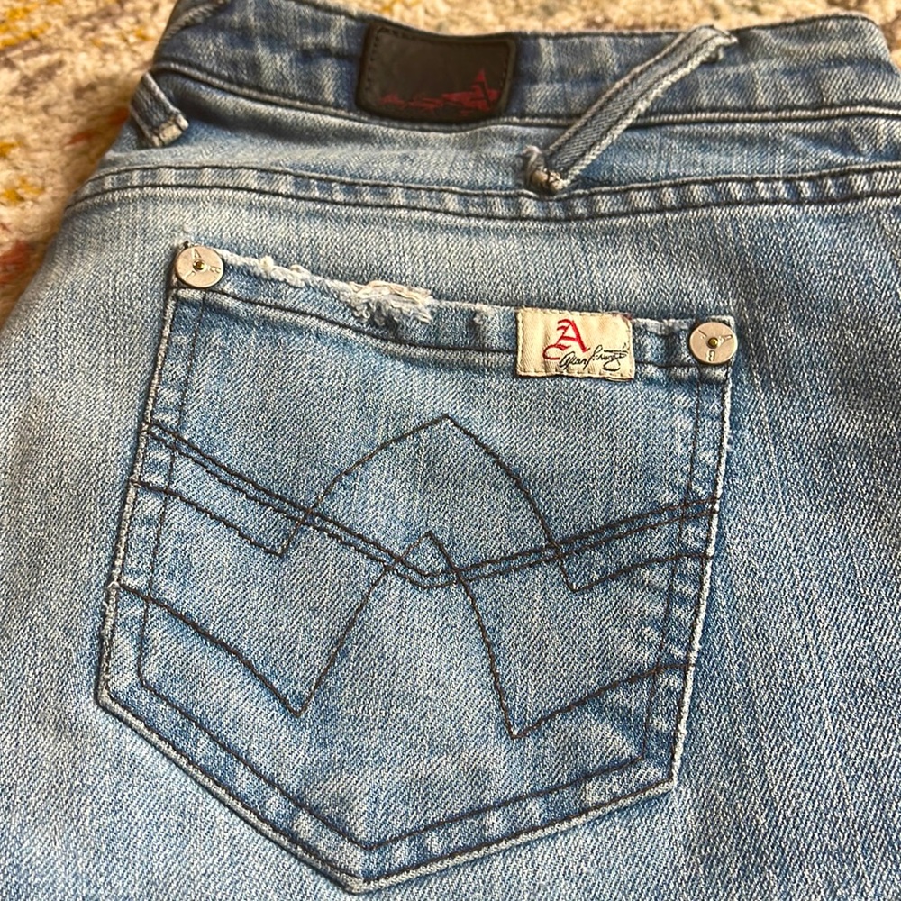 Distressed Jeans - Picture 2 of 12
